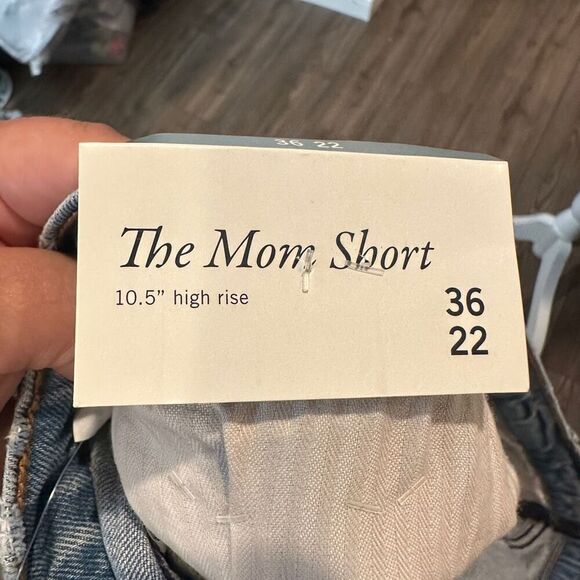 Abercrombie and Fitch, the Mom short size 22 - Picture 2 of 5